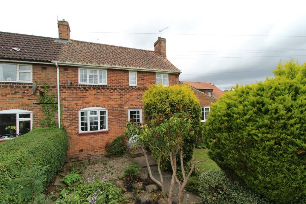 3 bedroom end of terrace house for sale in Winn Lane, Topcliffe, Thirsk