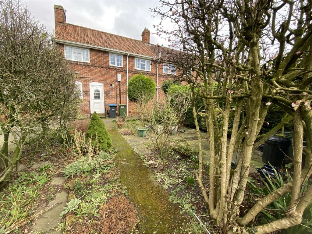 3 bedroom end of terrace house for sale in Winn Lane, Topcliffe, Thirsk