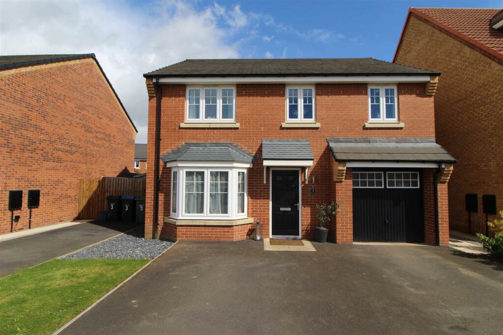 4 bedroom detached house for sale in Evergreen Way, Sowerby, Thirsk, YO7