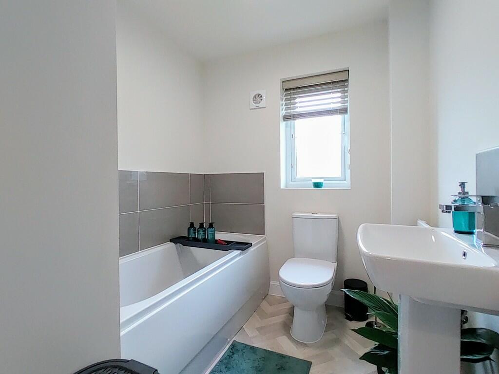 Additional property image - Falls Approach, Clayton