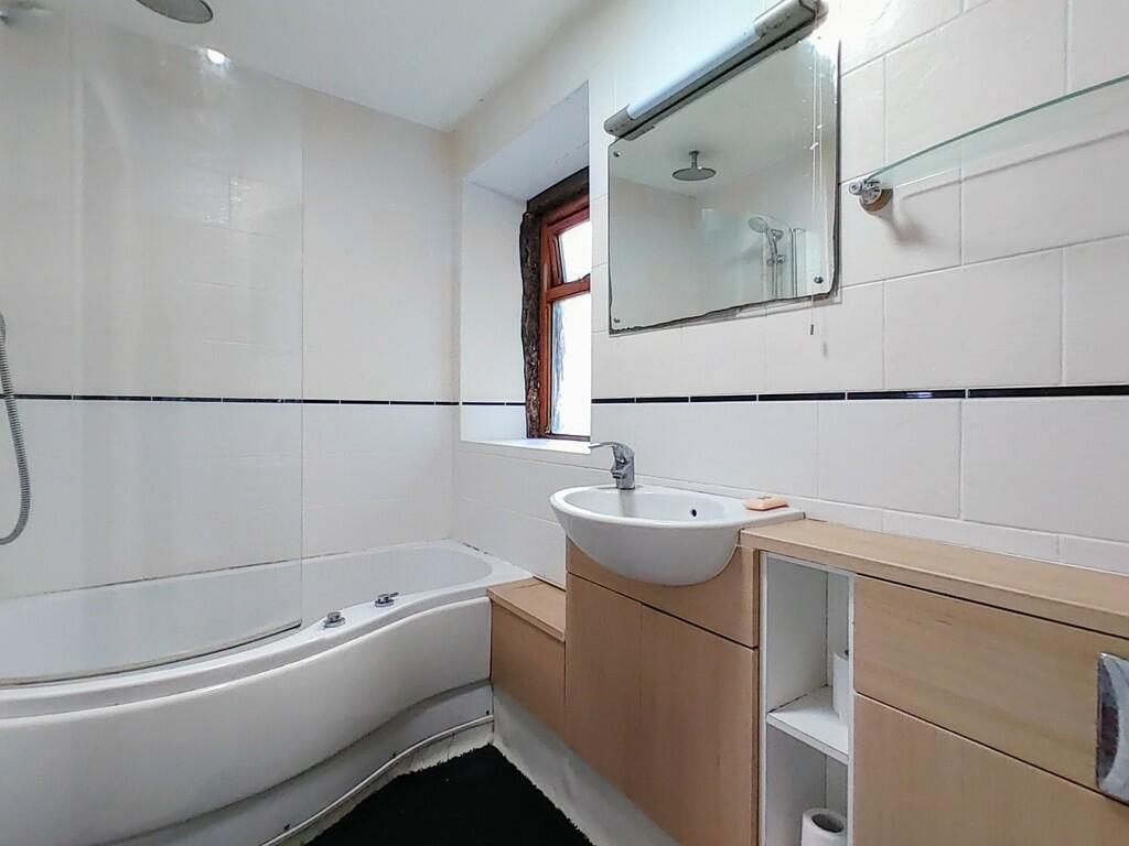 Additional property image - Lane Top, Queensbury