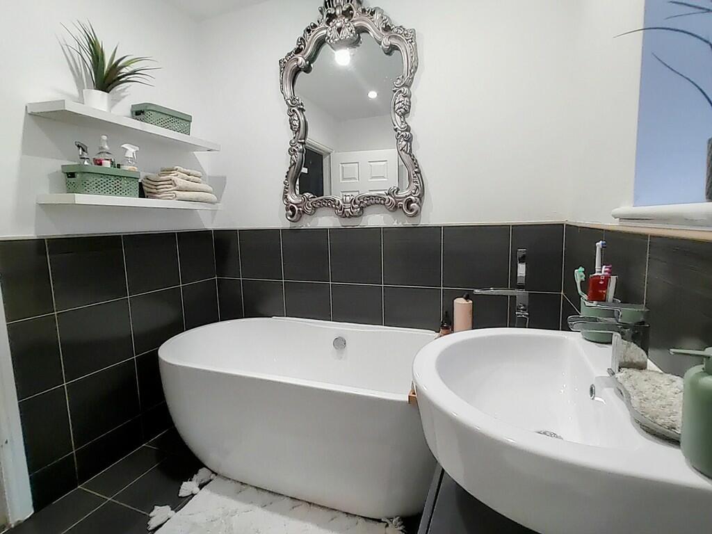 Additional property image - Fewston Avenue, Bradford