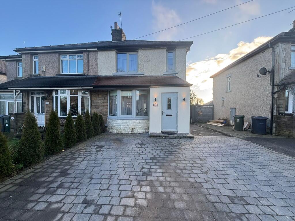 Main image of property: Vale Grove, Queensbury