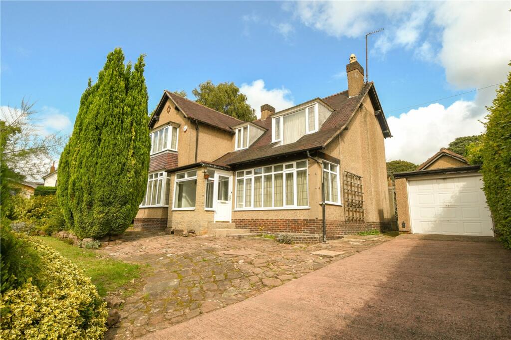 4 bedroom detached house for sale in Thurstaston Road, Heswall, Wirral