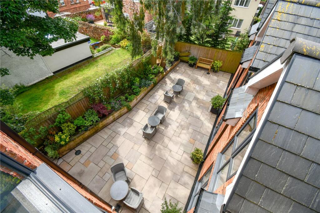 3 bedroom flat for sale in Rocky Lane, Heswall, Wirral, CH60