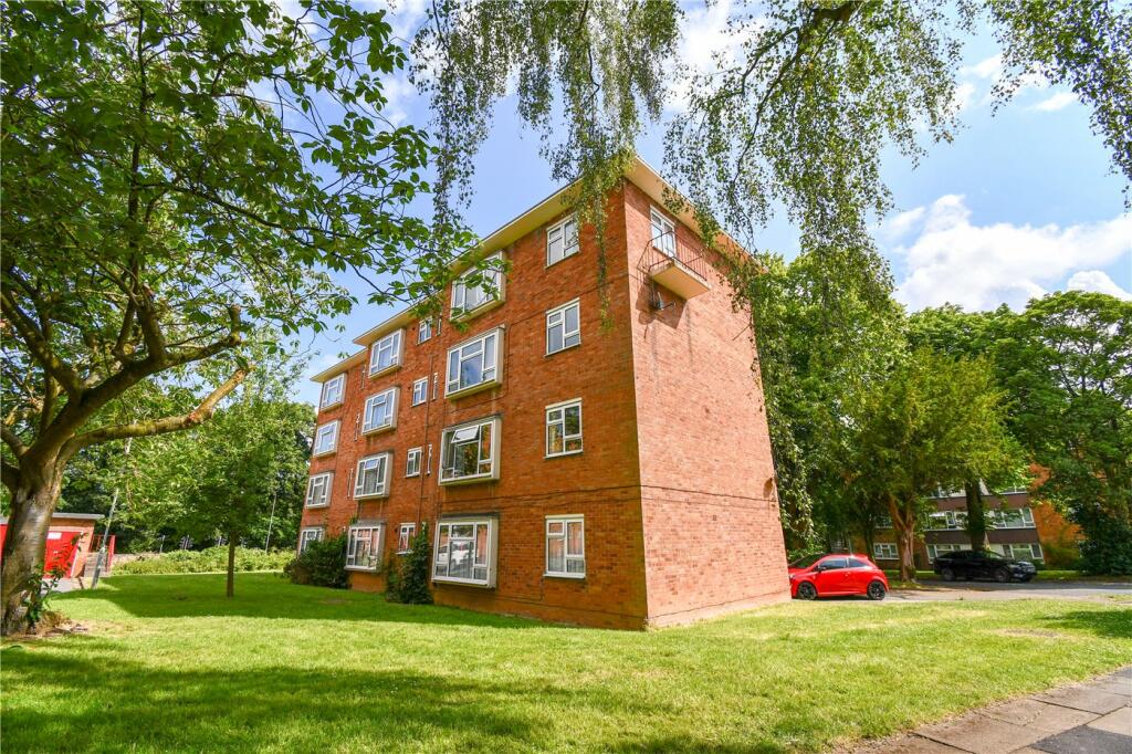 2 bedroom flat for sale in Torrington Drive, Thingwall, Wirral, CH61
