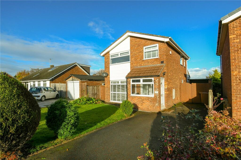 3 bedroom detached house for sale in Kylemore Drive, Pensby, Wirral, CH61