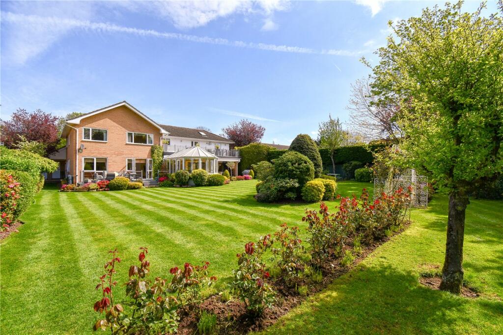 6 bedroom detached house for sale in Long Meadow, Lower Heswall, Wirral