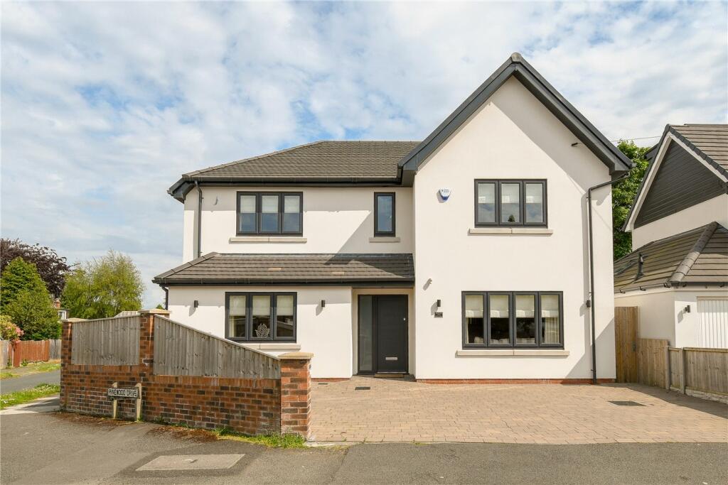 4 bedroom detached house for sale in Pinewood Drive, Heswall, Wirral, CH60