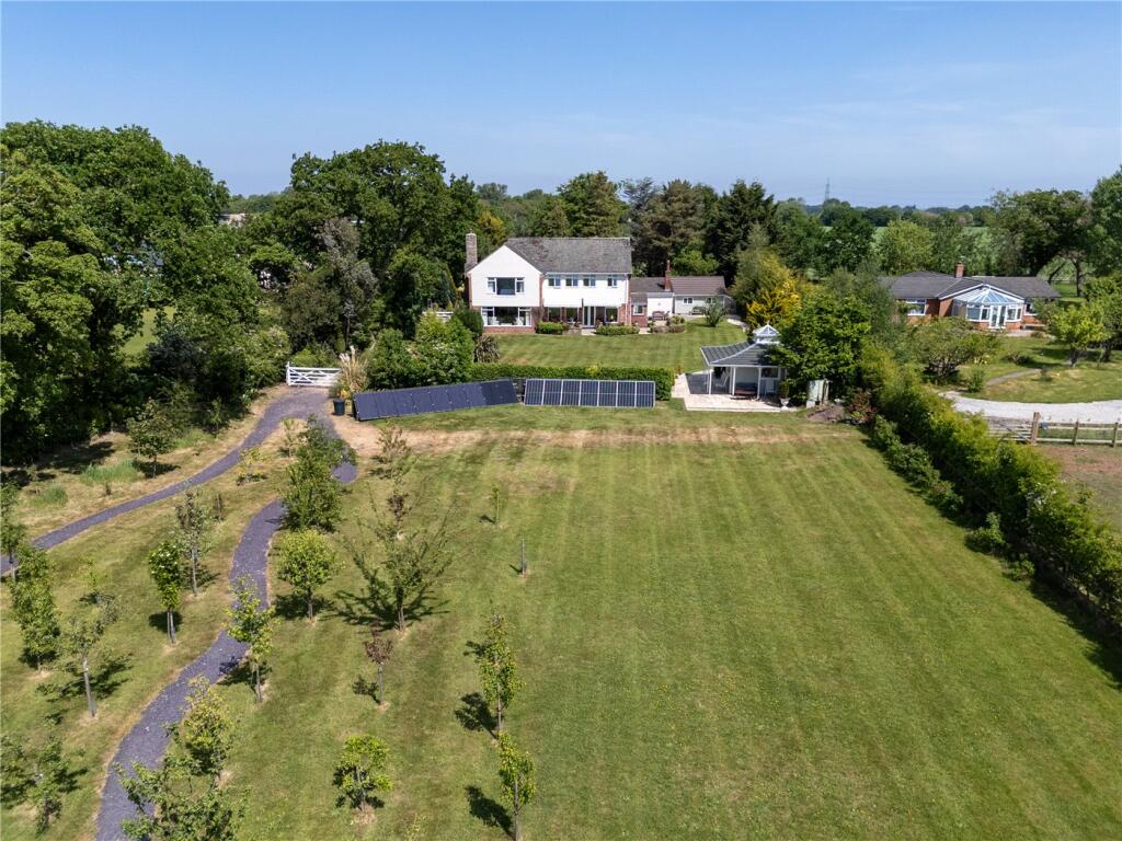 Main image of property: The Runnell, Neston, Cheshire
