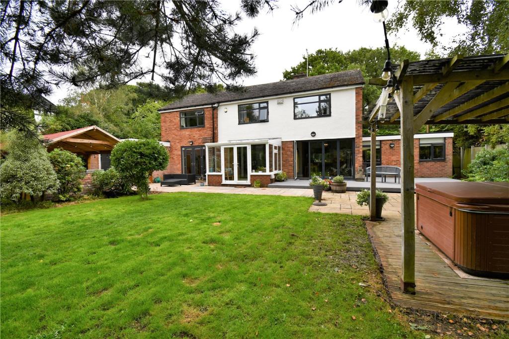 4 bedroom detached house for sale in Benty Heath Lane, Willaston, Neston, CH64