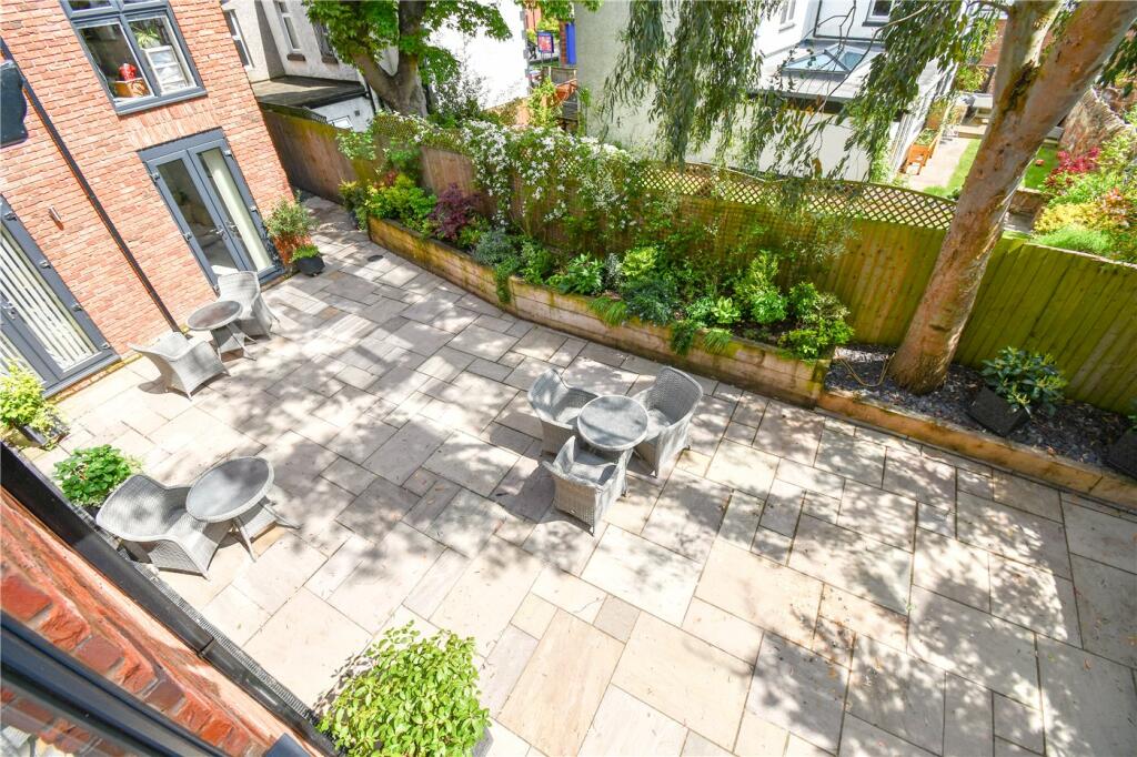 3 bedroom flat for sale in Rocky Lane, Heswall, Wirral, CH60