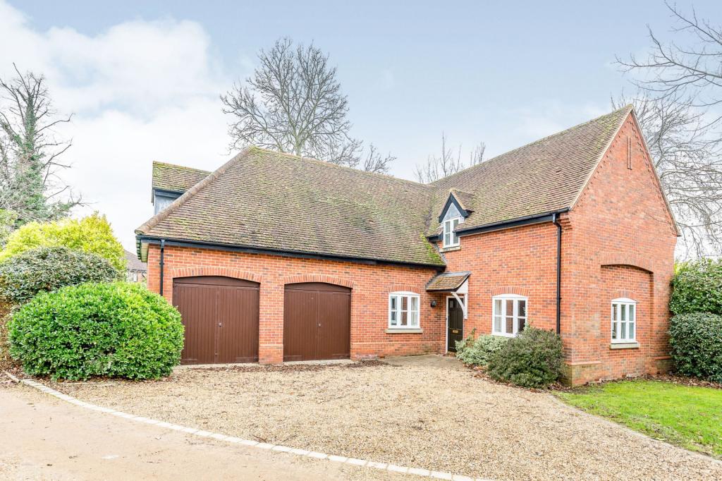 5 bedroom detached house for rent in Shenley Church End, Milton Keynes, MK5