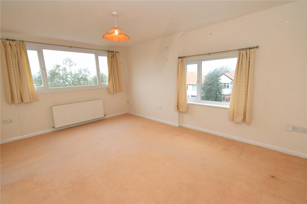 4 bedroom bungalow for sale in Mount Road, West Kirby, Wirral, CH48