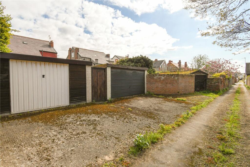 3 bedroom flat for sale in Cable Road, Hoylake, Wirral, CH47