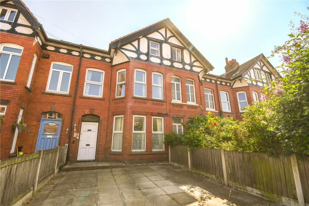3 bedroom flat for sale in North Road, West Kirby, Wirral, CH48