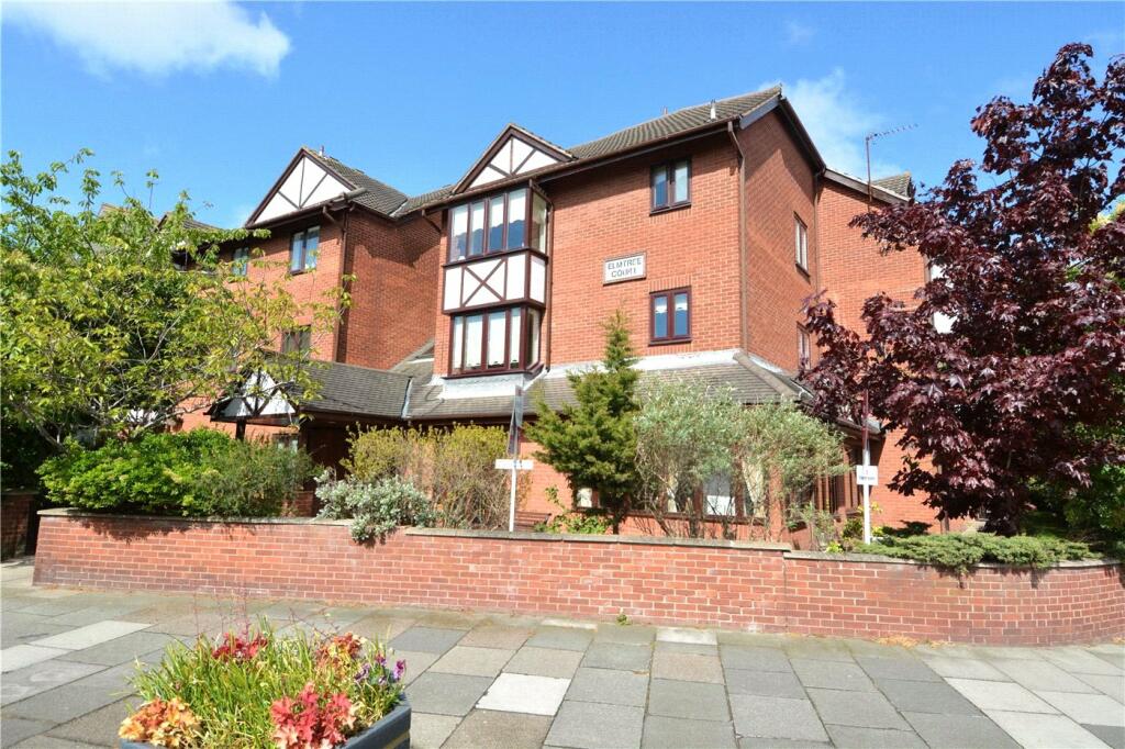 2 bedroom retirement property for sale in Birkenhead Road, Hoylake