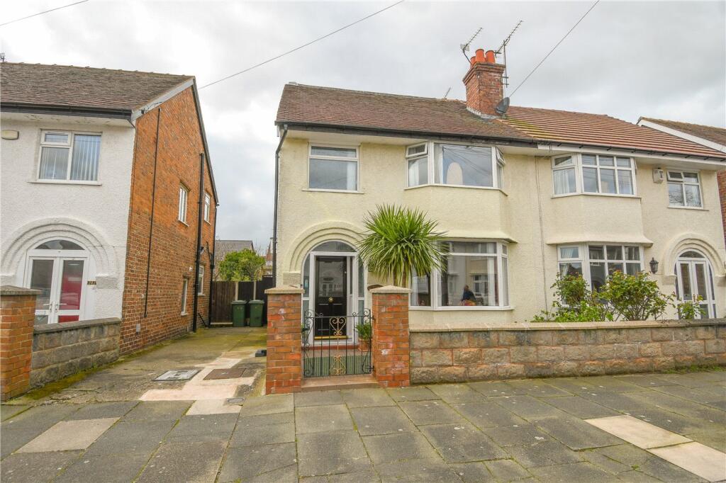 3 bedroom semidetached house for sale in Lyndhurst Road, Meols, Wirral