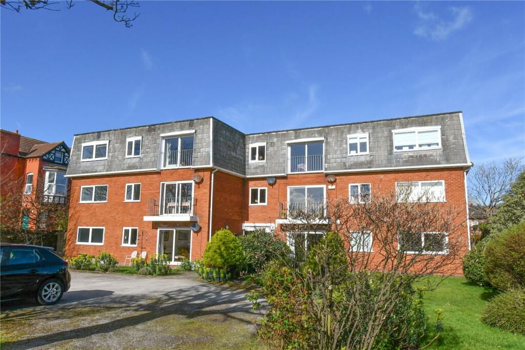 3 bedroom flat for sale in Fairway Court, Stanley Road, Hoylake, CH47