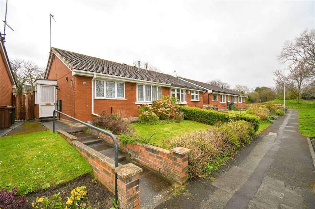 2 bedroom bungalow for sale in Kale Close, West Kirby, Wirral, CH48