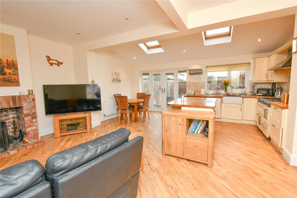 Additional property image - Banks Avenue, Meols, Wirral