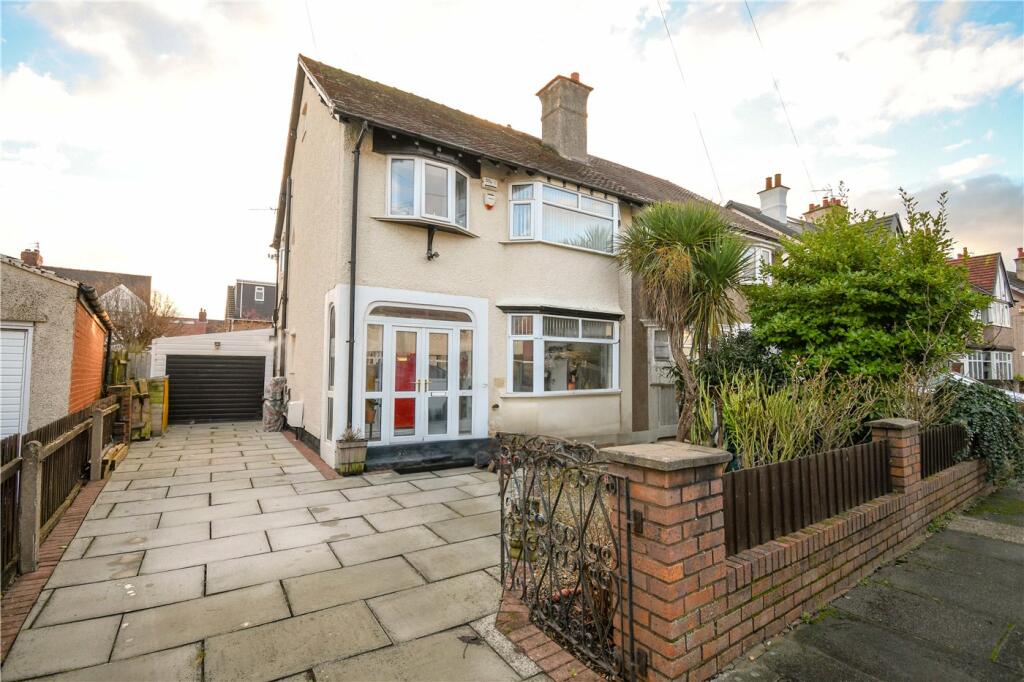 3 bedroom semidetached house for sale in Queens Avenue, Meols, Wirral