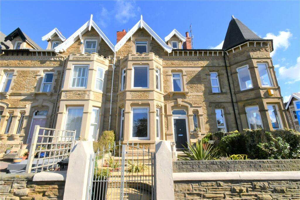 2 bedroom flat for sale in Banks Road, West Kirby, Wirral, CH48