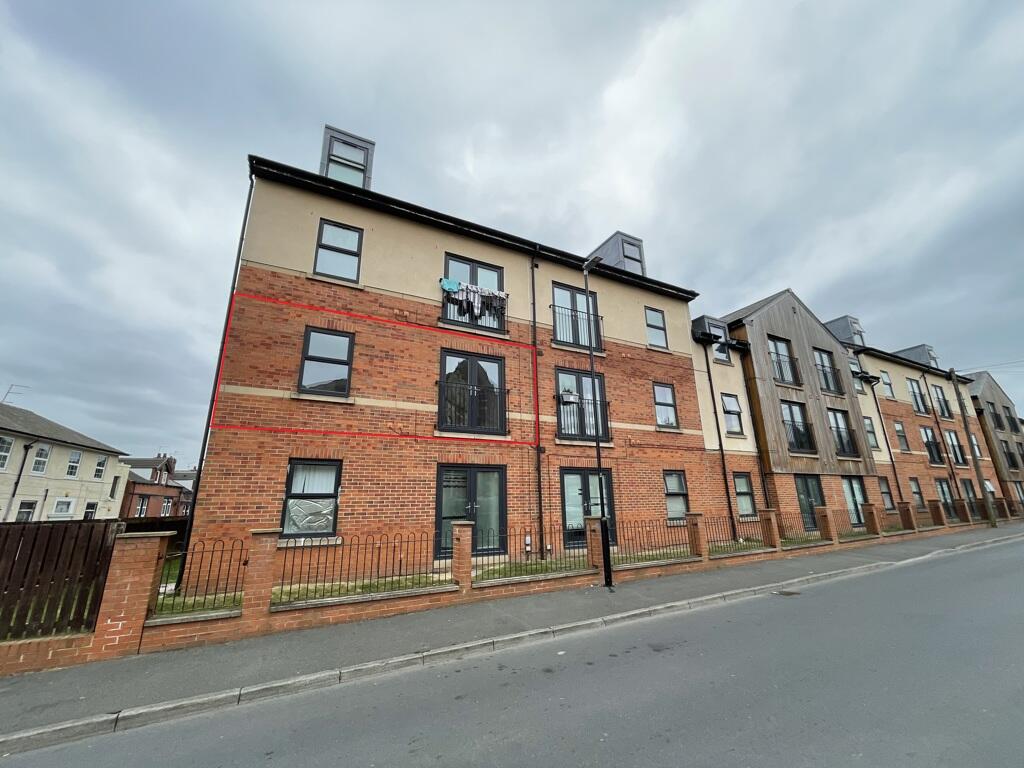 Main image of property: Flat 3 Redcourt, Athlone Grove, Leeds, West Yorkshire, LS12 1SY