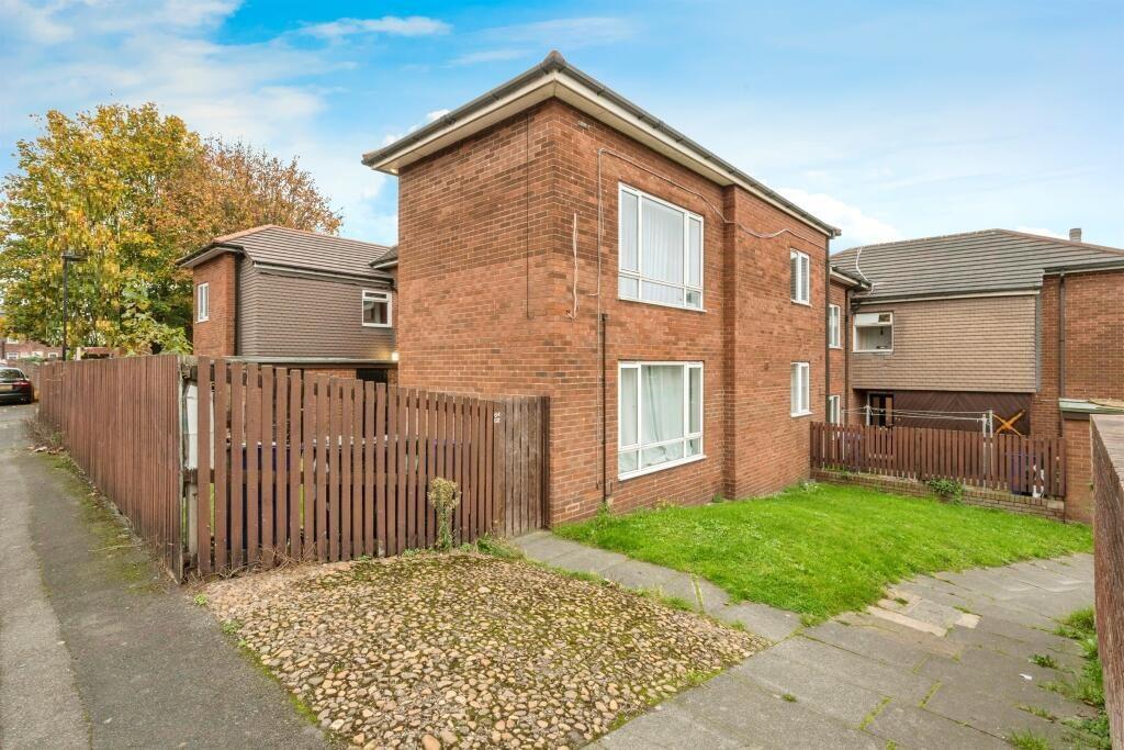 Main image of property: 64 Queen Street, Doncaster, South Yorkshire, DN4 8AB