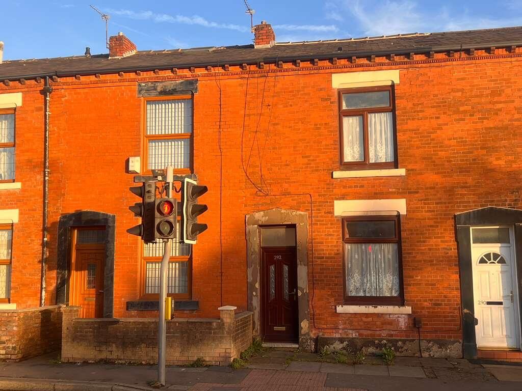 Main image of property: 292 Fields New Road, Chadderton, Oldham, Lancashire, OL9 8PD