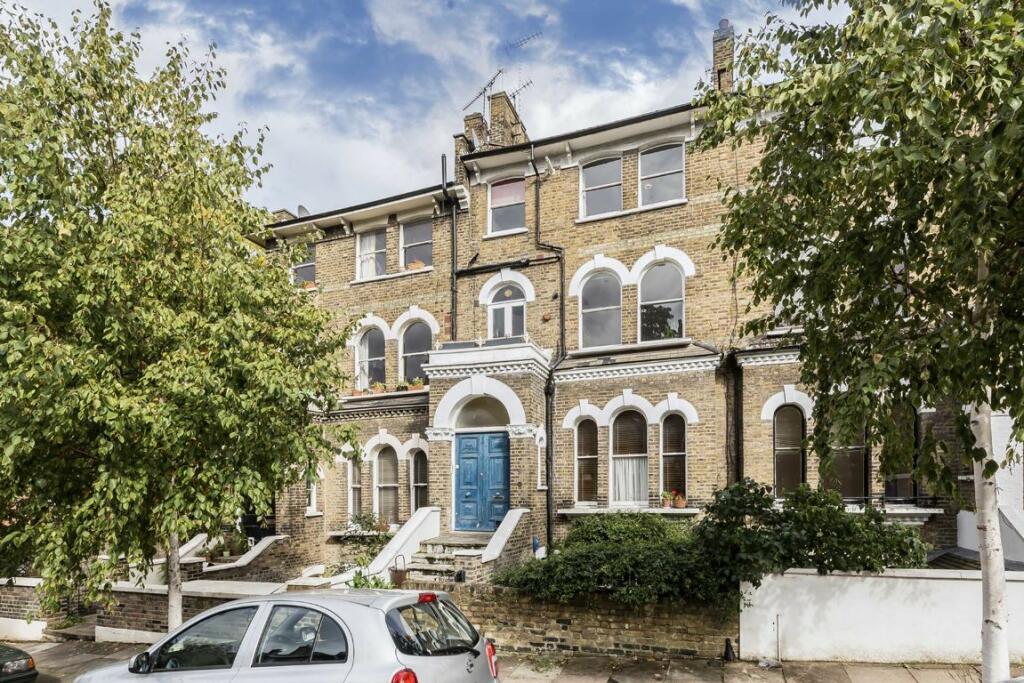 2 bedroom flat for sale in Huddleston Road, Tufnell Park, N7