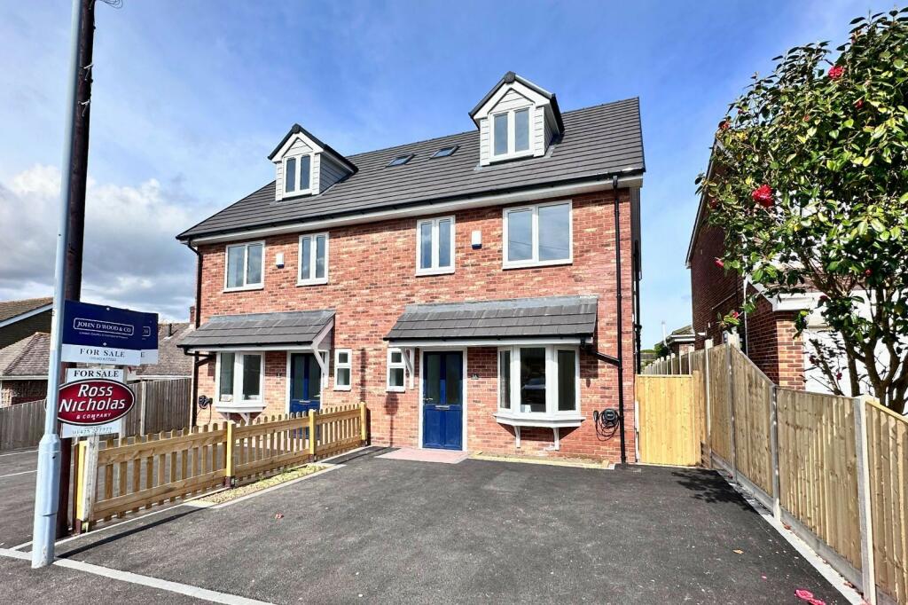 3 bedroom semidetached house for sale in Seaton Road, Highcliffe
