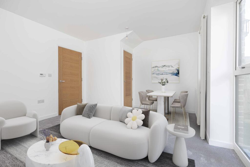Additional property image - 280b Lymington Road, Highcliffe, Dorset. BH23 5ET