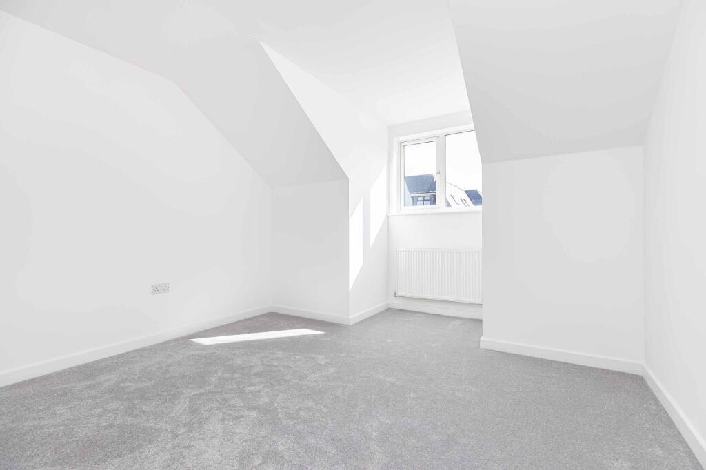 Additional property image - 280b Lymington Road, Highcliffe, Dorset. BH23 5ET