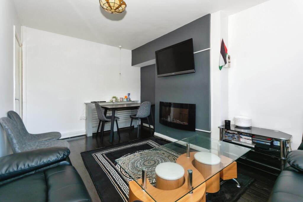 Additional property image - Circular Road, Birmingham, West Midlands, B27