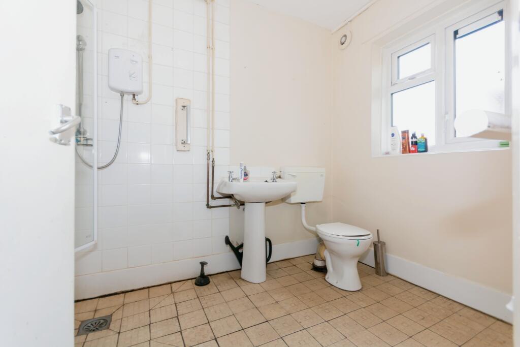 Additional property image - Circular Road, Birmingham, West Midlands, B27