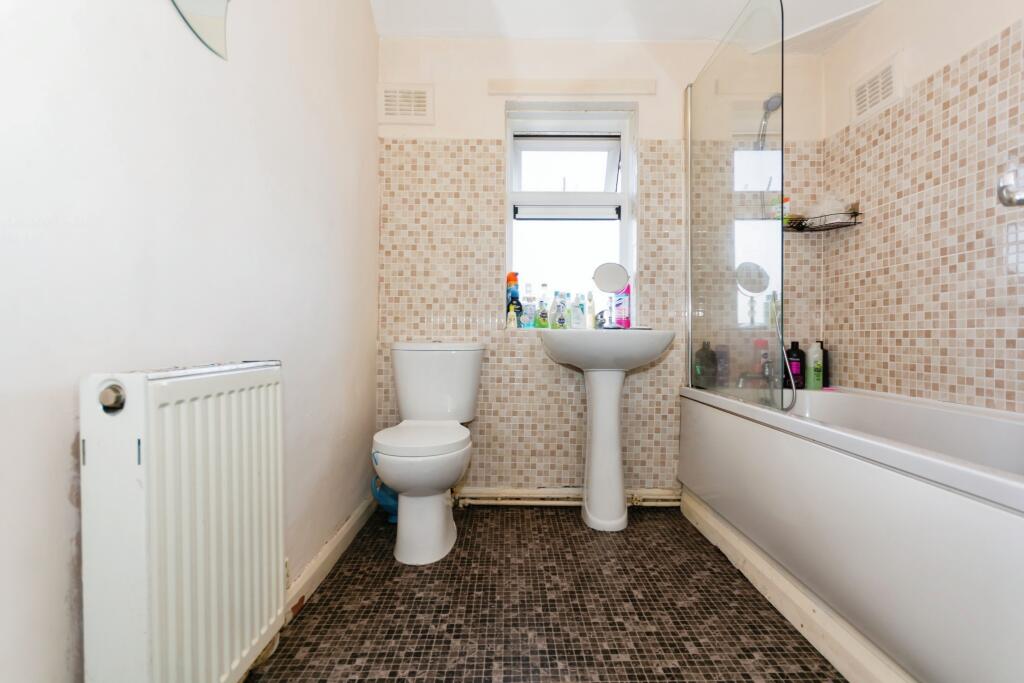 Additional property image - Circular Road, Birmingham, West Midlands, B27
