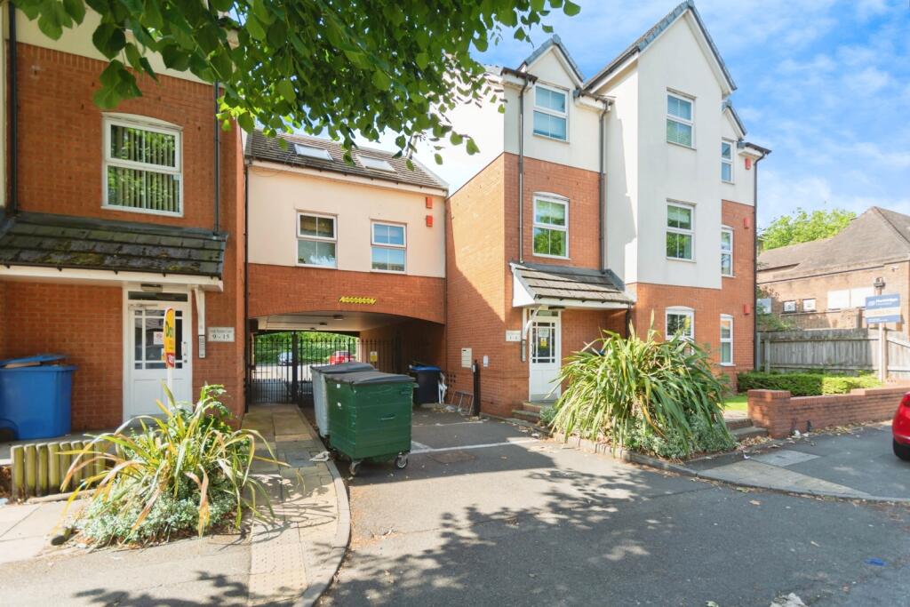 Main image of property: The Avenue, Acocks Green, Birmingham, West Midlands, B27