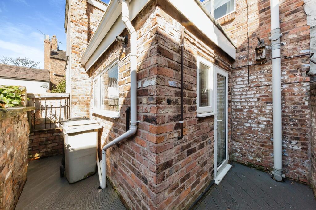 2 bedroom terraced house for sale in Great King Street, Macclesfield