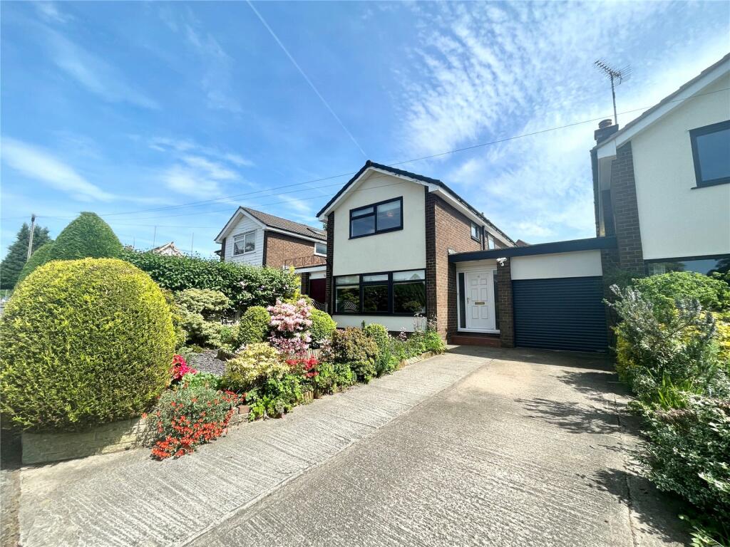 3 bedroom link detached house for sale in Tytherington Drive