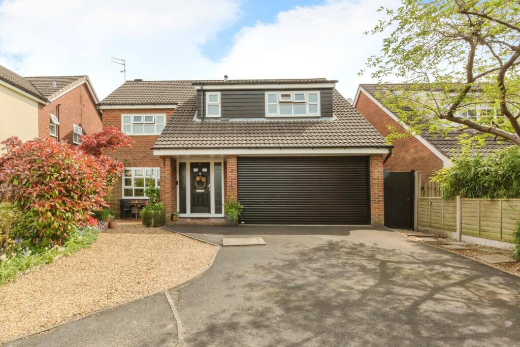 Main image of property: Argyll Close, Macclesfield, Cheshire, SK10