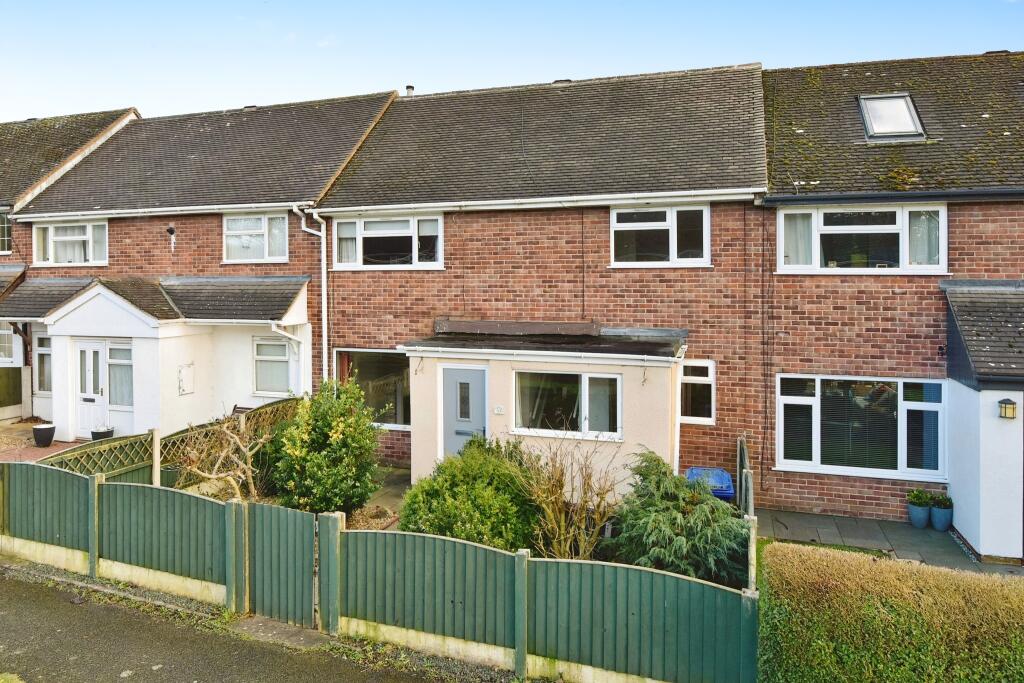 3 bedroom town house for sale in Heath Row, Madeley Heath, Crewe
