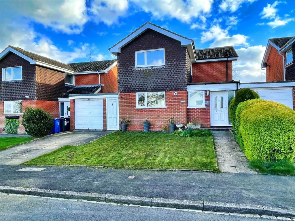 3 bedroom link detached house for sale in Como Place, Westlands