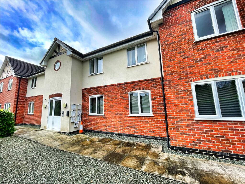 2 bedroom flat for sale in Alexandra Road, Market Drayton, Shropshire, TF9
