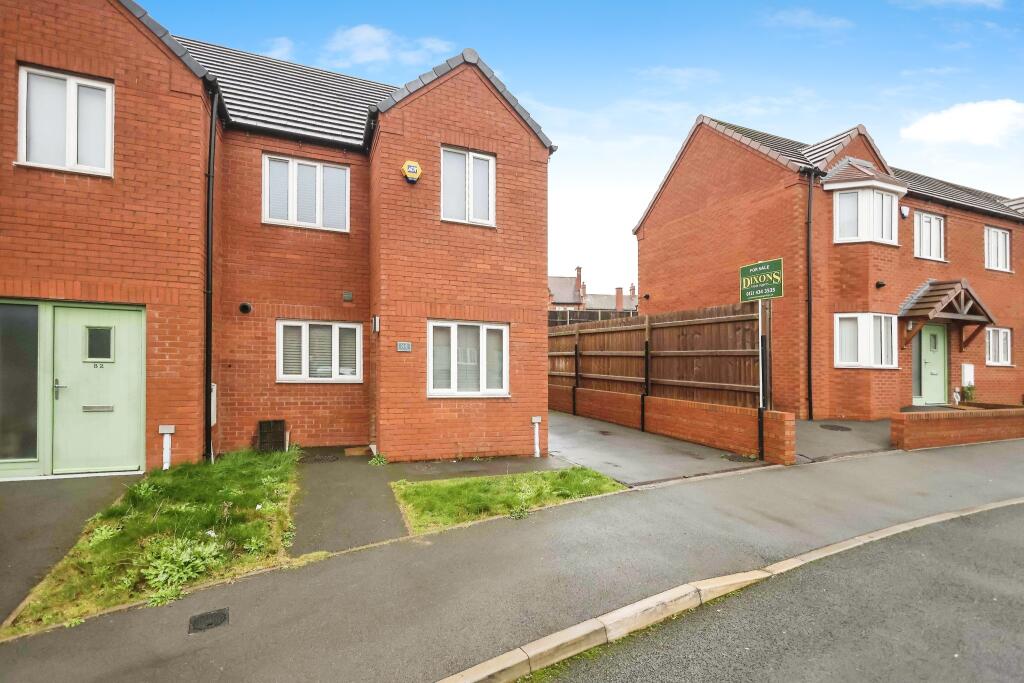 3 bedroom semidetached house for sale in John Brooks Avenue, Smethwick, West Midlands, B66