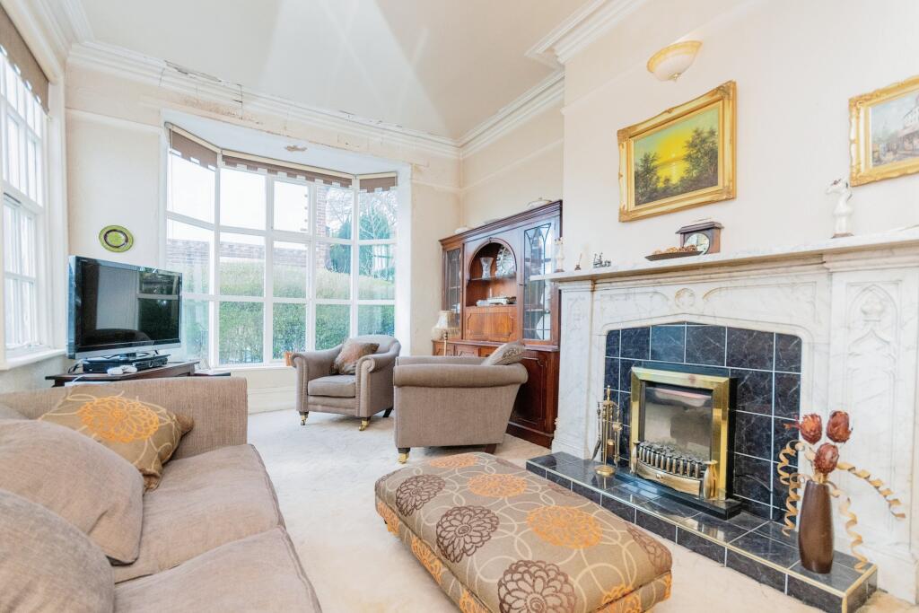 3 bedroom semidetached house for sale in Broad Road, Sale, Greater Manchester, M33