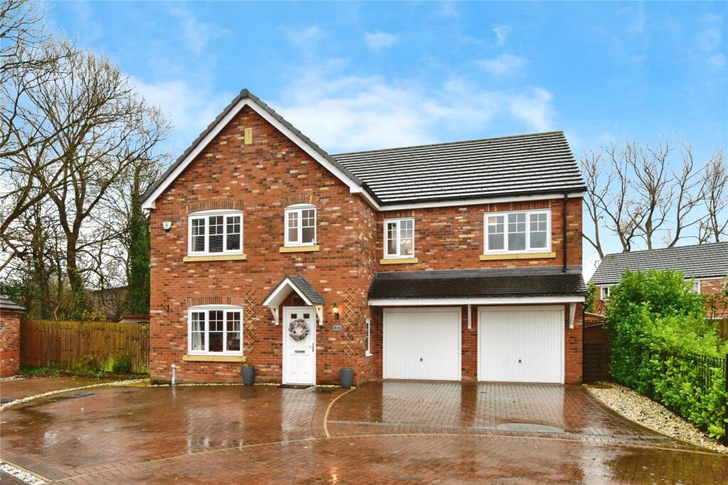 Main image of property: Long Croft Close, Holmes Chapel, Crewe, Cheshire, CW4