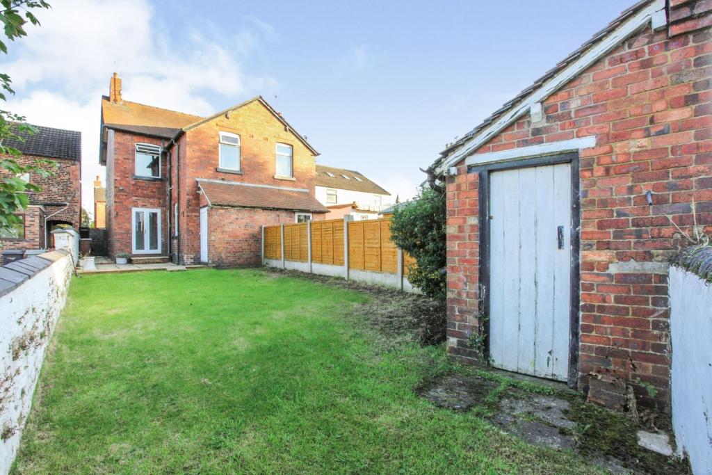 3 bedroom semidetached house for sale in Crewe Road, Wheelock