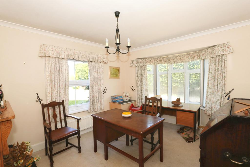 3 bedroom detached house for sale in Crawley Hill, West Wellow, Romsey