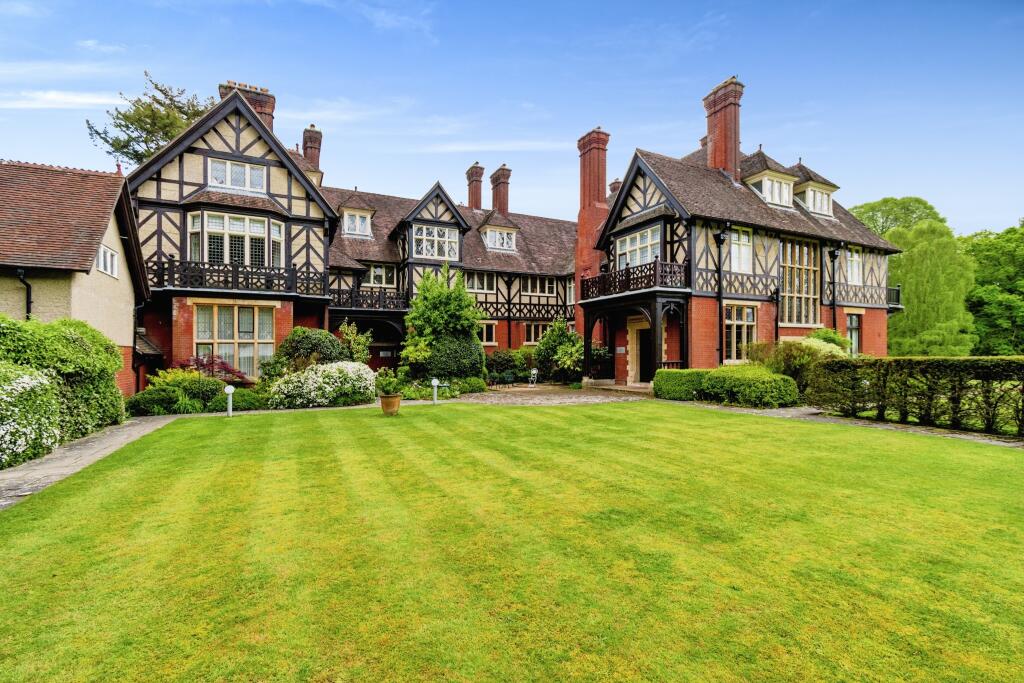 Studio flat for sale in Castle Malwood Lodge, Minstead, Lyndhurst, SO43